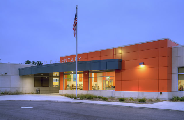 Cascades Elementary entrance