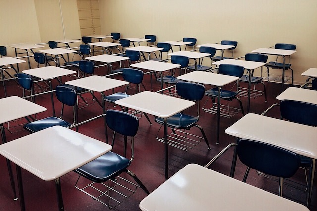 Empty classroom. Image by Wokandapix from Pixabay 